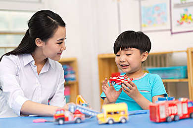 女同桌說家里沒人帶我回家：初中女生放學無人接,暖心同桌護送回家引熱議-3
